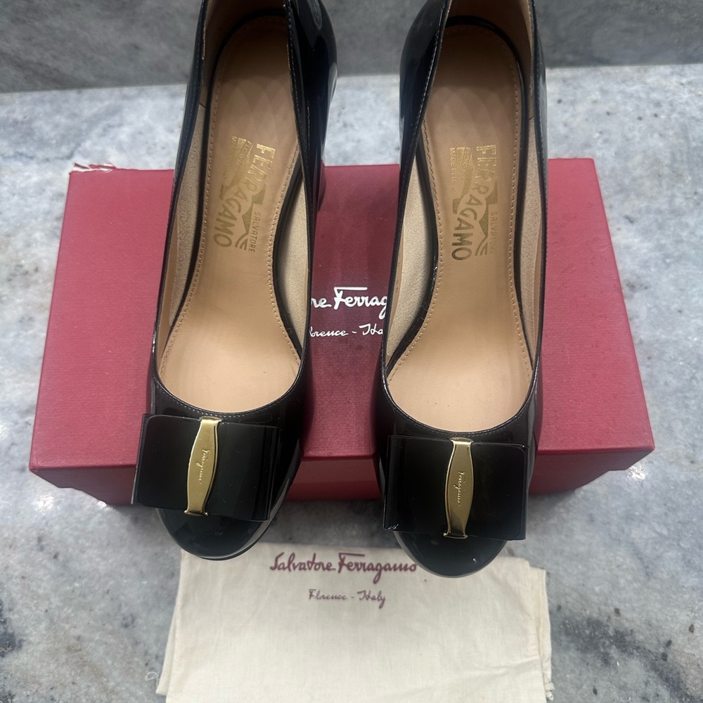 Salvatore Ferragamo Women's Black Pumps
